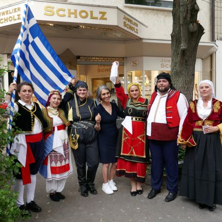 Griechische Tanzgruppe „Athene”